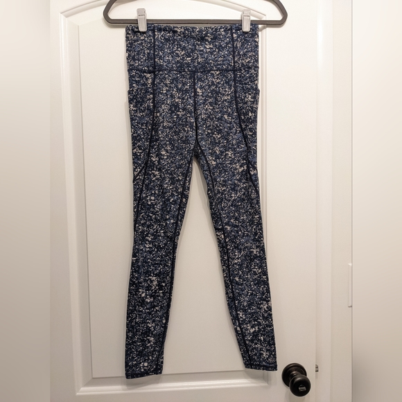 athleta salutation stash pocket legging / tight - Picture 5 of 7